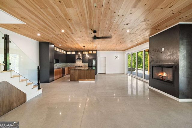 265 Park Glen Lane, Mineral Bluff, GA 30559