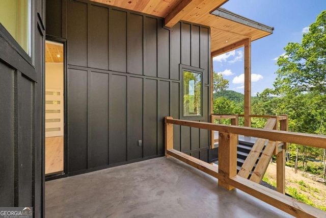 265 Park Glen Lane, Mineral Bluff, GA 30559