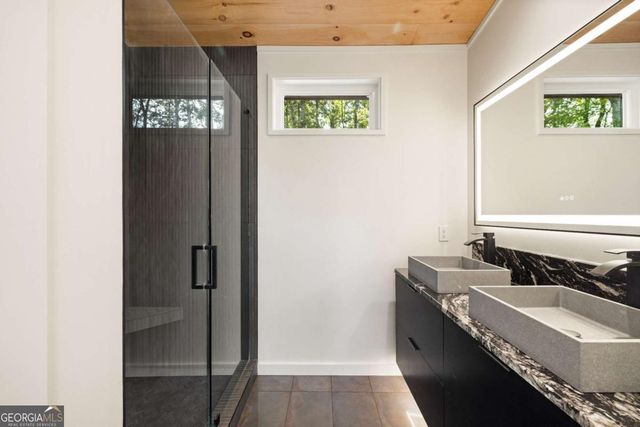 265 Park Glen Lane, Mineral Bluff, GA 30559