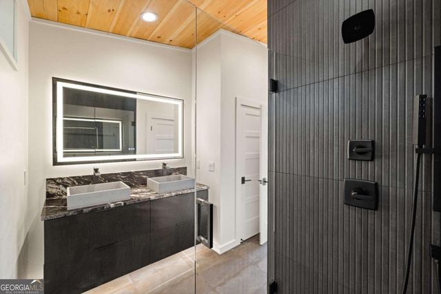 265 Park Glen Lane, Mineral Bluff, GA 30559