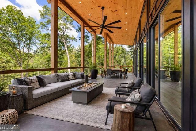 265 Park Glen Lane, Mineral Bluff, GA 30559