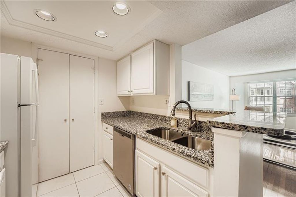 4109 Chastain Park NE Court, Atlanta, GA 30342