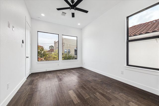 3209 Mcculloch Circle, Houston, TX 77056