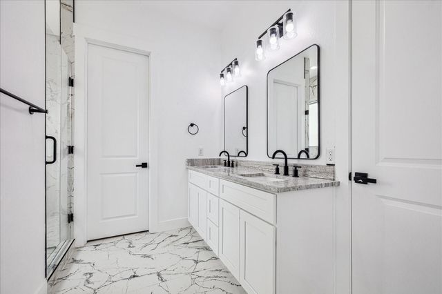 3209 Mcculloch Circle, Houston, TX 77056