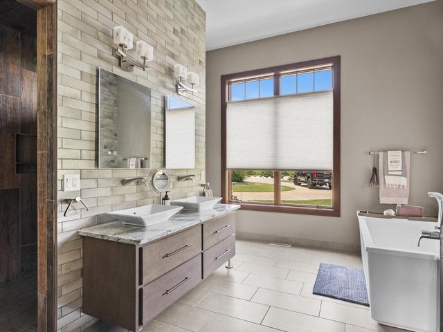 2423 County Highway Q, Manitowoc, WI 54220