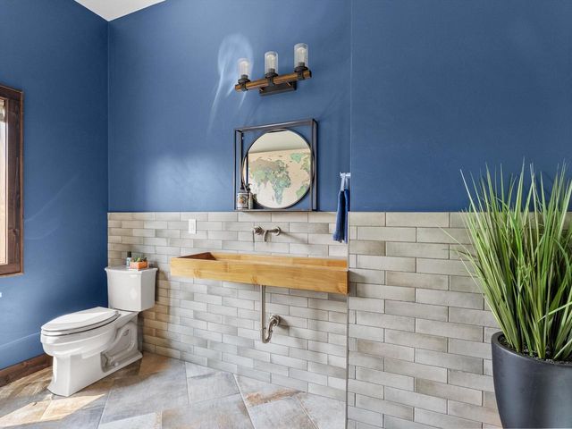 2423 County Highway Q, Manitowoc, WI 54220