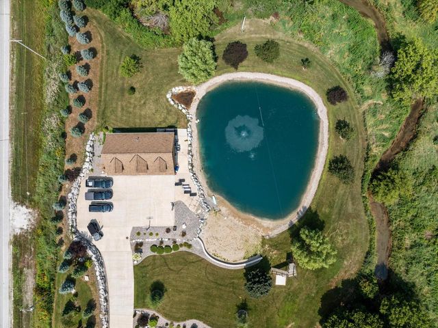 2423 County Highway Q, Manitowoc, WI 54220