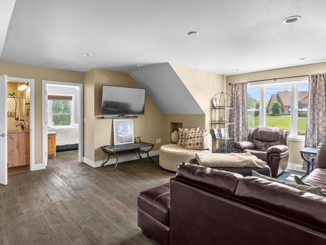 2423 County Highway Q, Manitowoc, WI 54220