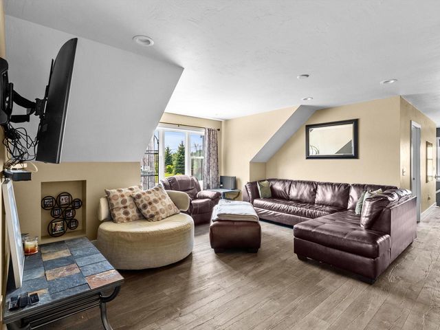 2423 County Highway Q, Manitowoc, WI 54220