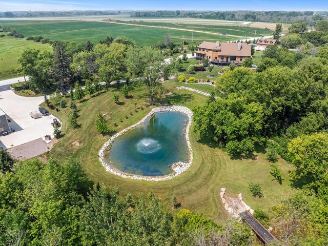 2423 County Highway Q, Manitowoc, WI 54220