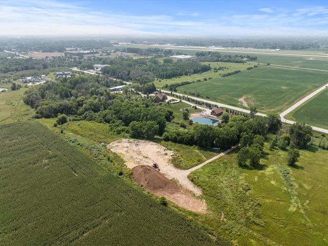 2423 County Highway Q, Manitowoc, WI 54220