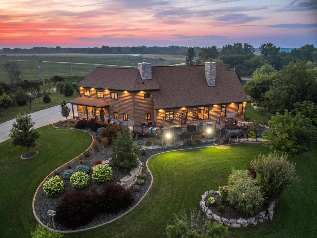 2423 County Highway Q, Manitowoc, WI 54220