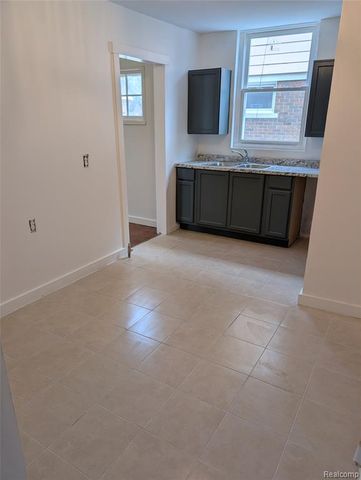 5575 Buckingham Avenue, Detroit, MI 48224