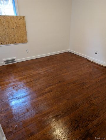 5575 Buckingham Avenue, Detroit, MI 48224