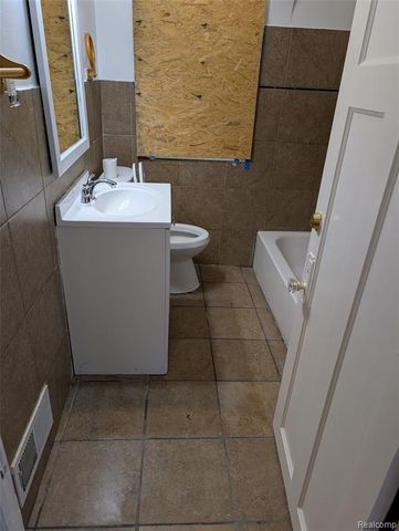 5575 Buckingham Avenue, Detroit, MI 48224