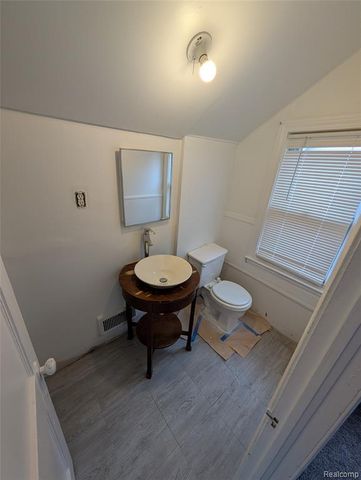 5575 Buckingham Avenue, Detroit, MI 48224