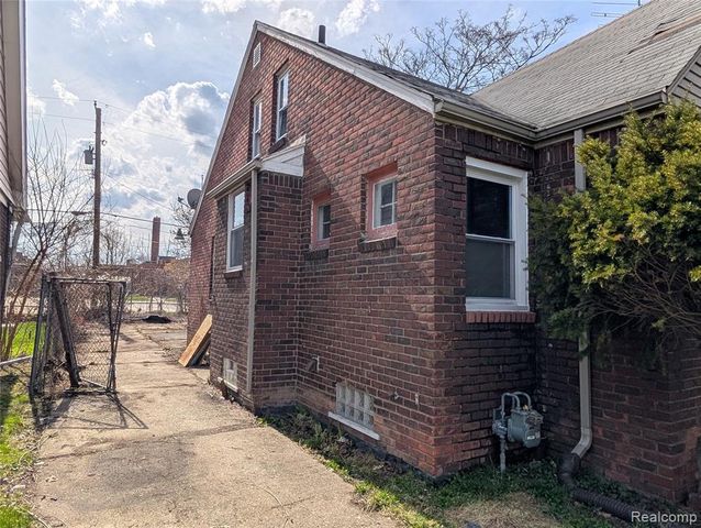 5575 Buckingham Avenue, Detroit, MI 48224