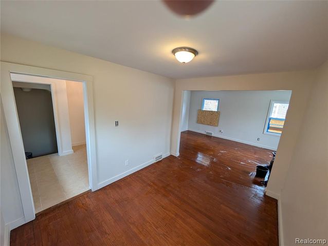 5575 Buckingham Avenue, Detroit, MI 48224