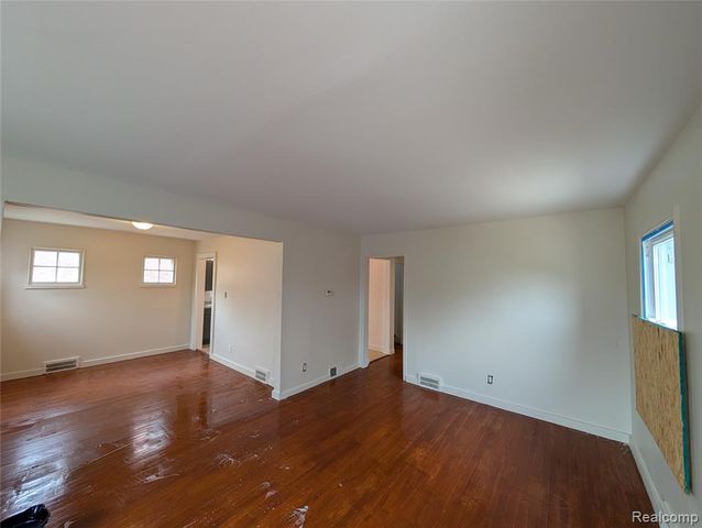 5575 Buckingham Avenue, Detroit, MI 48224