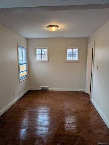 5575 Buckingham Avenue, Detroit, MI 48224