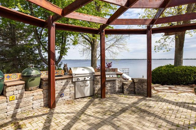 4594 BELLHAVEN LANE, Oshkosh, WI 54904