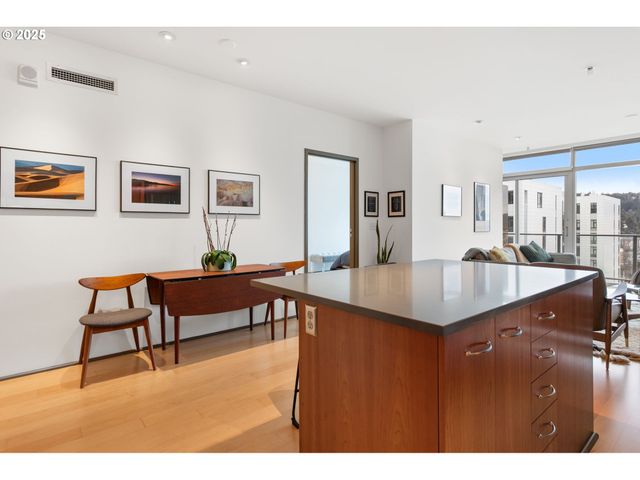 1221 Sw 10TH Ave 1412, Portland, OR 97205