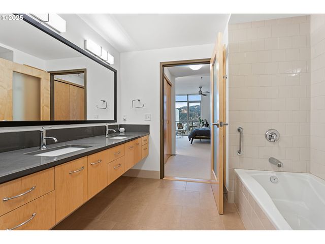 1221 Sw 10TH Ave 1412, Portland, OR 97205