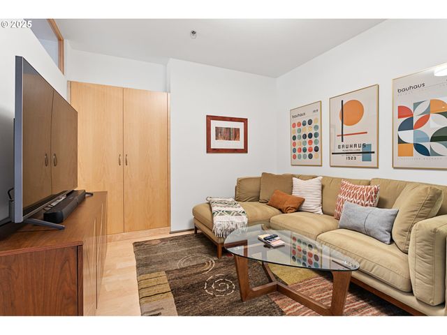 1221 Sw 10TH Ave 1412, Portland, OR 97205