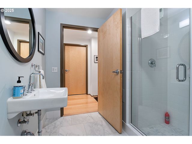 1221 Sw 10TH Ave 1412, Portland, OR 97205