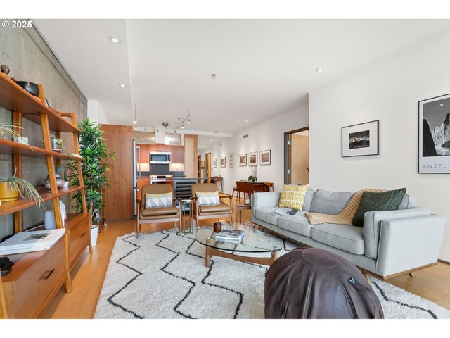 1221 Sw 10TH Ave 1412, Portland, OR 97205