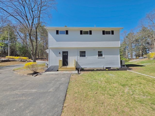 8 Wolf Hill Rd, Smithfield, RI 02917