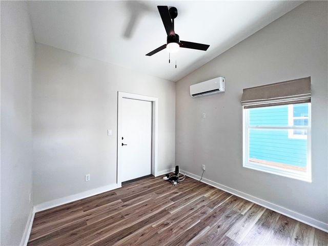 106 & 110 Landry Circ, Rockport, TX 78382