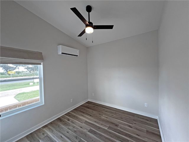 106 & 110 Landry Circ, Rockport, TX 78382