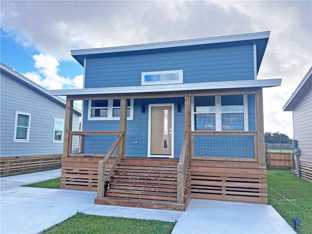 106 & 110 Landry Circ, Rockport, TX 78382