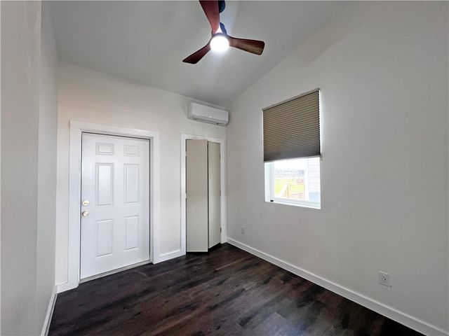 106 & 110 Landry Circ, Rockport, TX 78382