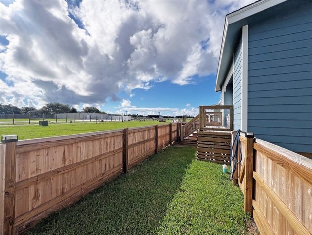 106 & 110 Landry Circ, Rockport, TX 78382