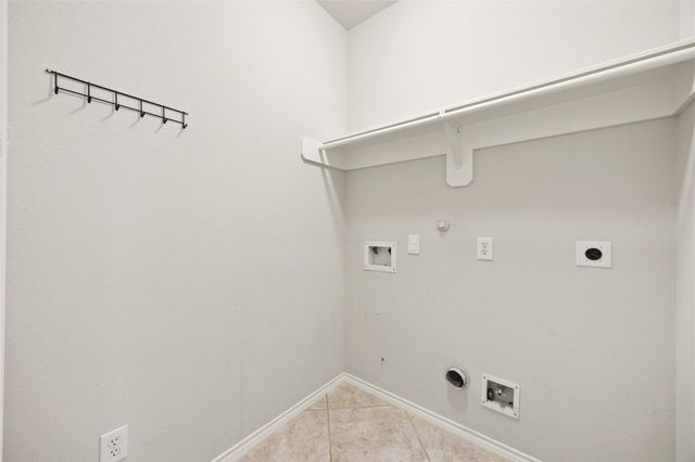 9611 Oxford Grove Drive, Houston, TX 77095