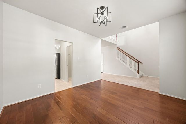 9611 Oxford Grove Drive, Houston, TX 77095