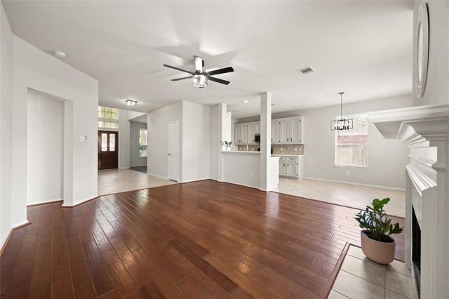9611 Oxford Grove Drive, Houston, TX 77095