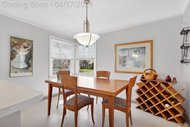 432 Kingsbury Avenue, Dearborn, MI 48128