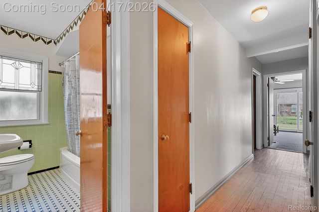 432 Kingsbury Avenue, Dearborn, MI 48128