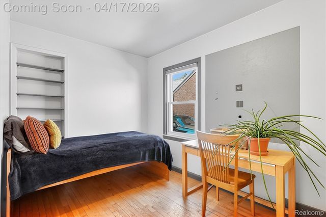 432 Kingsbury Avenue, Dearborn, MI 48128