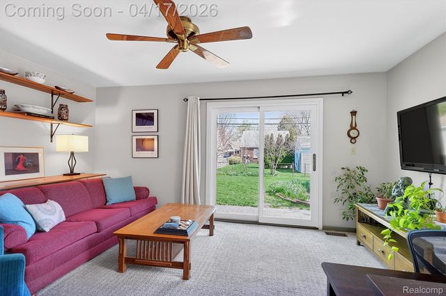 432 Kingsbury Avenue, Dearborn, MI 48128