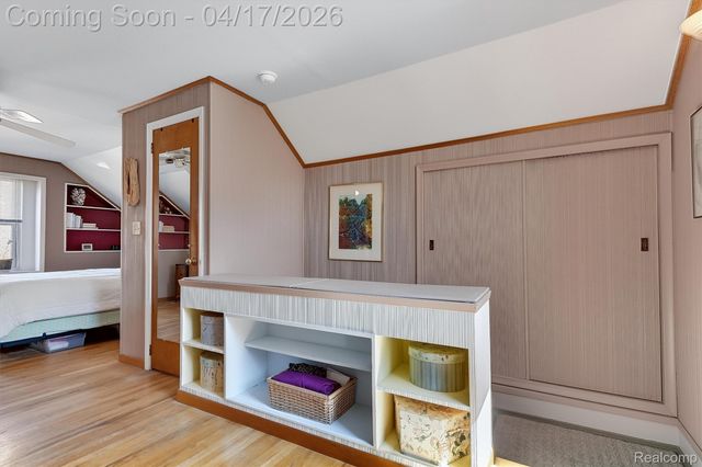 432 Kingsbury Avenue, Dearborn, MI 48128