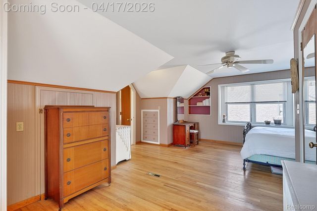 432 Kingsbury Avenue, Dearborn, MI 48128