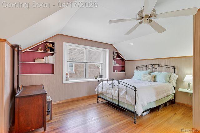 432 Kingsbury Avenue, Dearborn, MI 48128