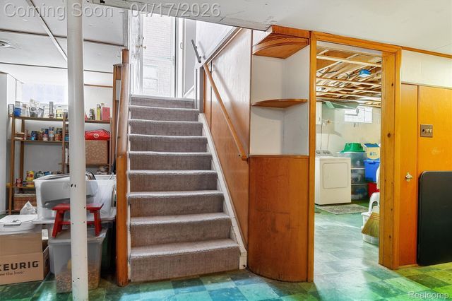 432 Kingsbury Avenue, Dearborn, MI 48128