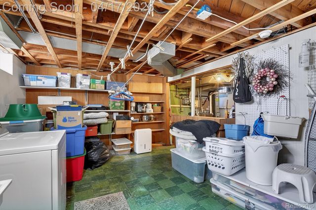 432 Kingsbury Avenue, Dearborn, MI 48128