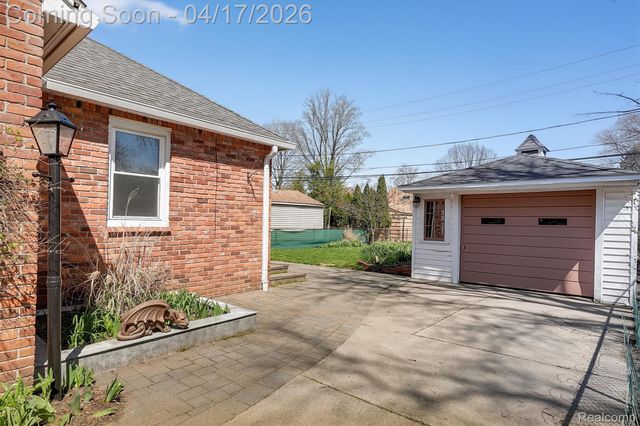 432 Kingsbury Avenue, Dearborn, MI 48128