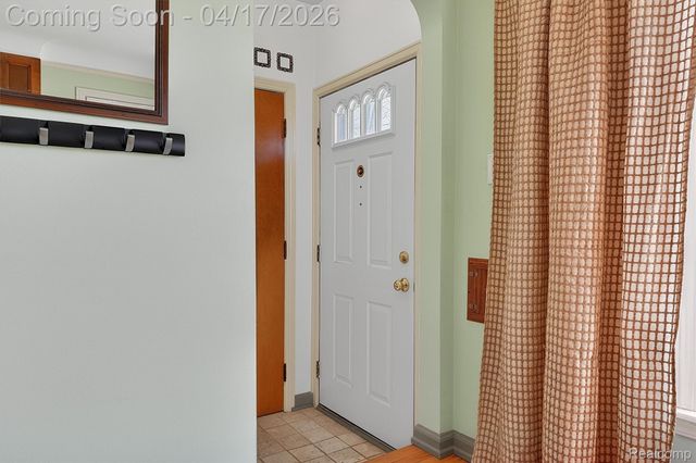 432 Kingsbury Avenue, Dearborn, MI 48128